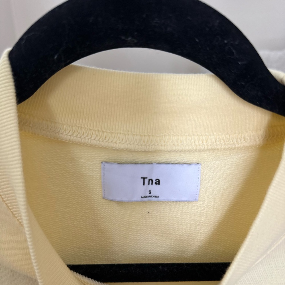Aritzia Cream Sweatshirt - Picture 2 of 4